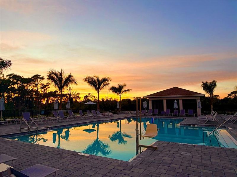 Community amenities in Island Lakes at Coco Bay, Englewood (Image 15).