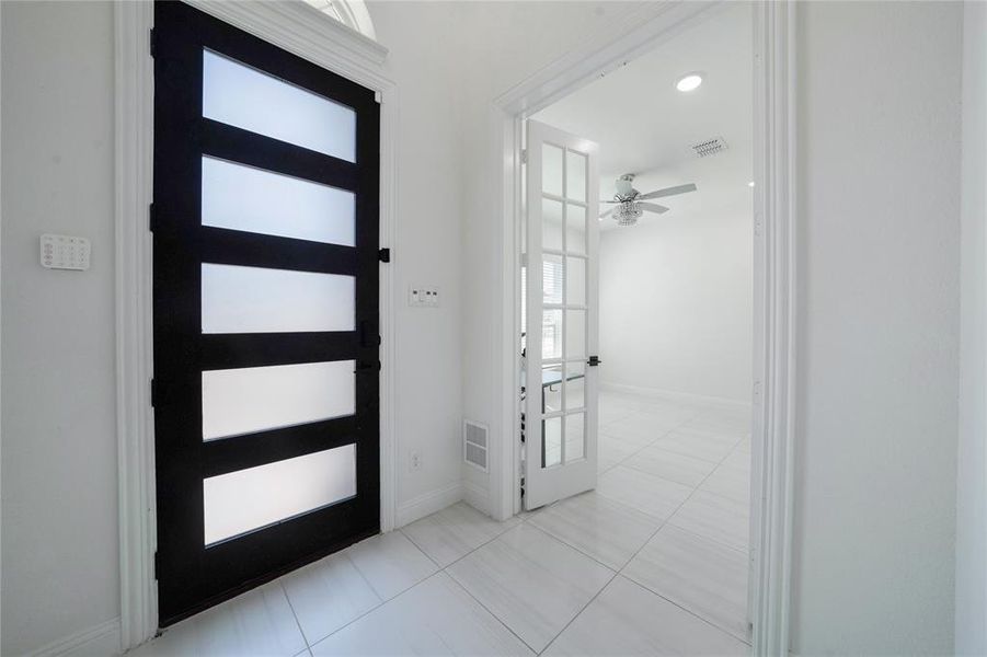 Spacious, unfurnished interior of a new home in , Frisco (Image 21).