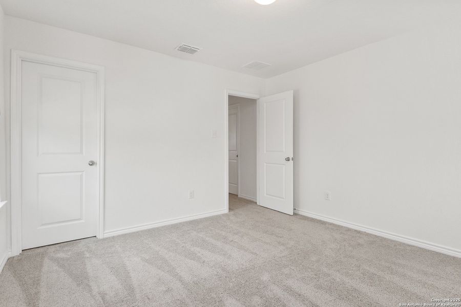 Spacious, unfurnished interior of a new home in Cove at Westover Hills, San Antonio (Image 19).