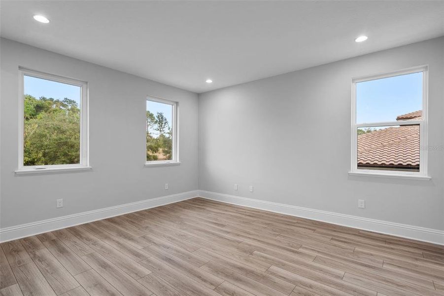Spacious, unfurnished interior of a new home in , Montverde (Image 28).