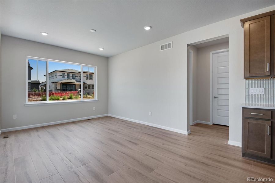 Spacious, unfurnished interior of a new home in Ensemble at The Aurora Highlands, Aurora (Image 37).