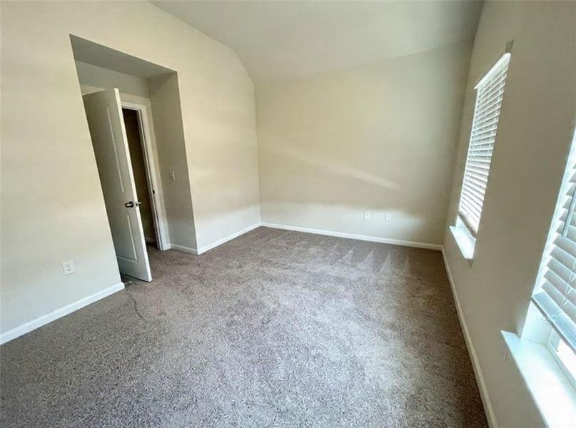 Spacious, unfurnished interior of a new home in Autumn Brook, Austell (Image 27).