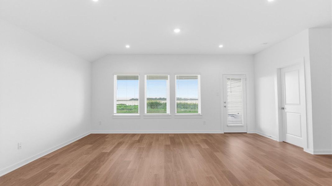 Representative unfurnished interior of a home built from the Justin by D.R. Horton in Grand Cay Harbour, Texas City (Image 8).