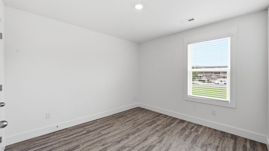 Spacious, unfurnished interior of a new home in The Arbor Townhomes, Kingsport (Image 16).