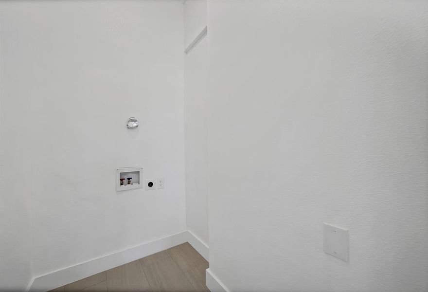 Spacious, unfurnished interior of a new home in , Granbury (Image 12). Spacious, unfurnished interior of a new home in , Granbury (Image 12).