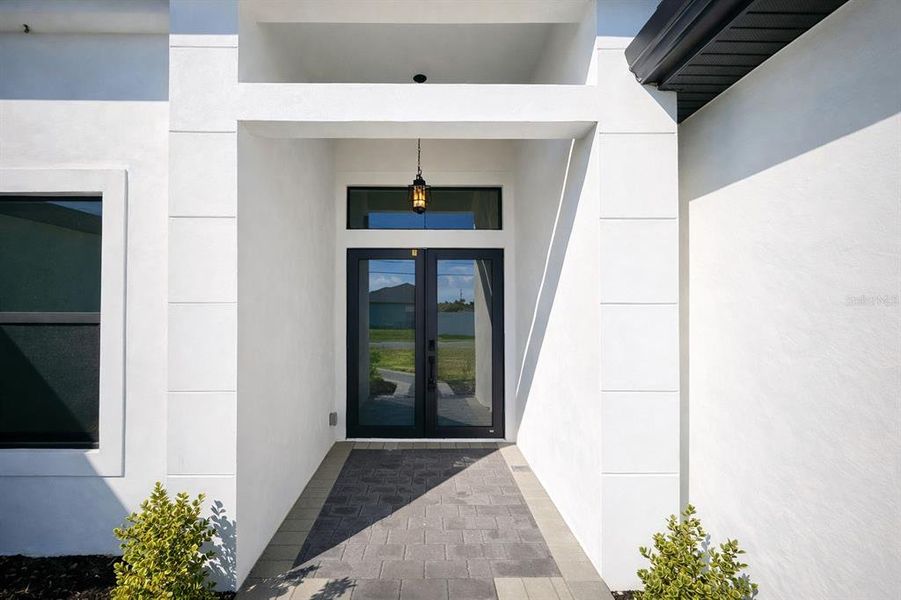 Exterior details and patio area of a home in , Cape Coral (Image 23).