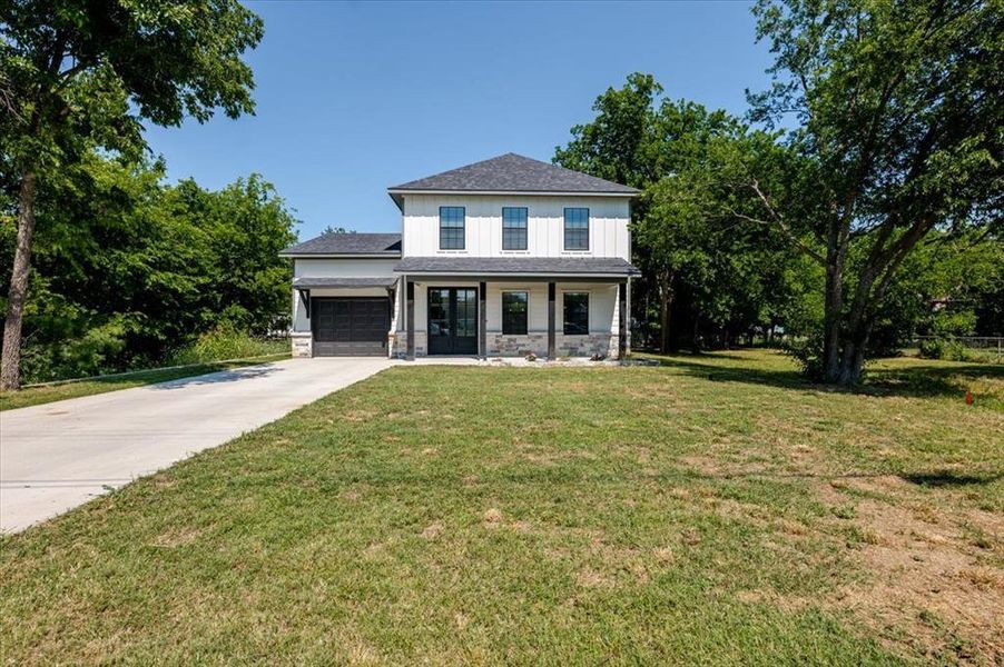 Front exterior of a new home in , Mineral Wells, TX, highlighting curb appeal (Image 29). Front exterior of a new home in , Mineral Wells, TX, highlighting curb appeal (Image 29).