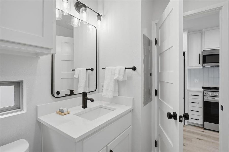 Furnished interior view inside a new home in , Strawn (Image 5).