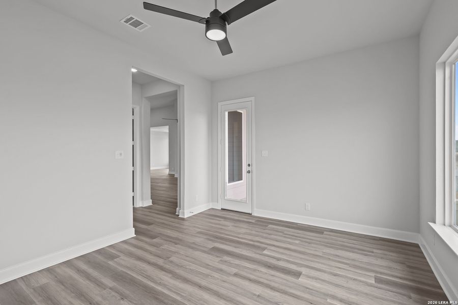 Spacious, unfurnished interior of a new home in Homestead, Schertz (Image 27).