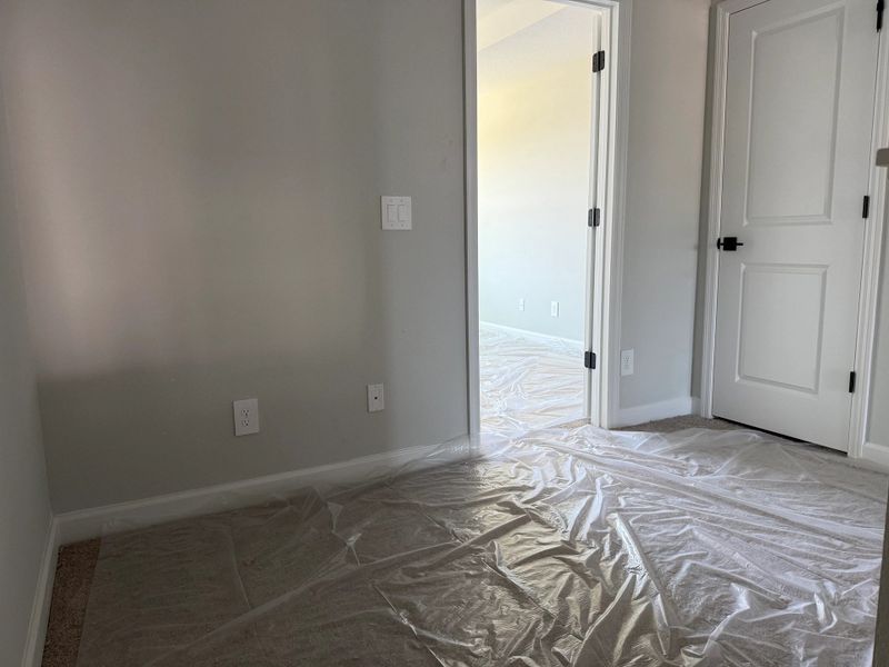 Versatile second-floor loft space