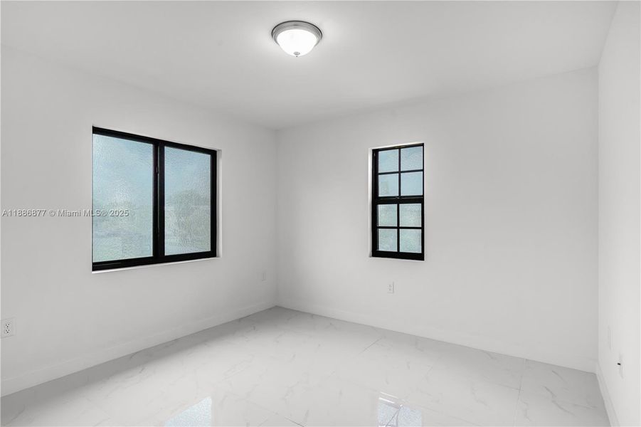 Spacious, unfurnished interior of a new home in , Miami (Image 7).