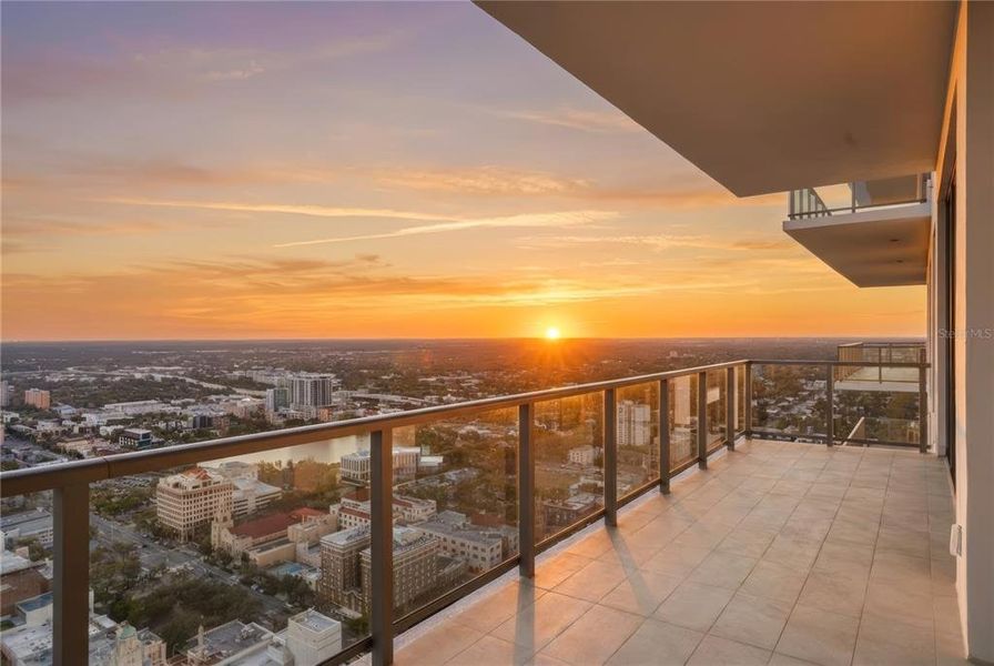 Condo located in St. Petersburg, FL showcasing its design and architecture (Image 18). Condo located in St. Petersburg, FL showcasing its design and architecture (Image 18).