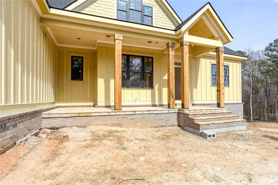 Exterior details and patio area of a home in , Powder Springs (Image 13).