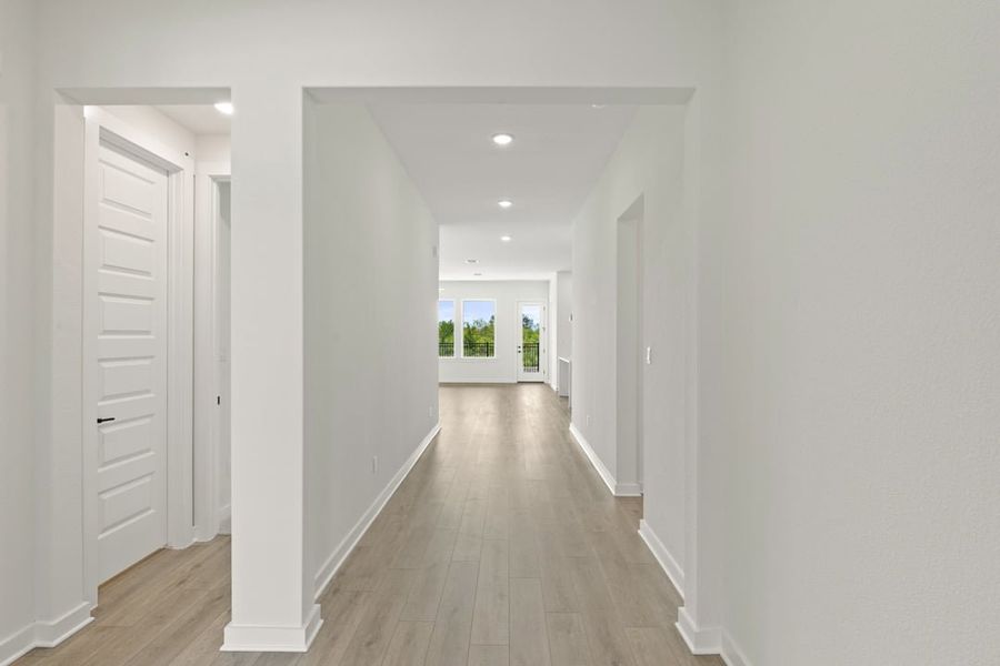 Spacious, unfurnished interior of a new home in Lagos Reserve, Manor (Image 19).