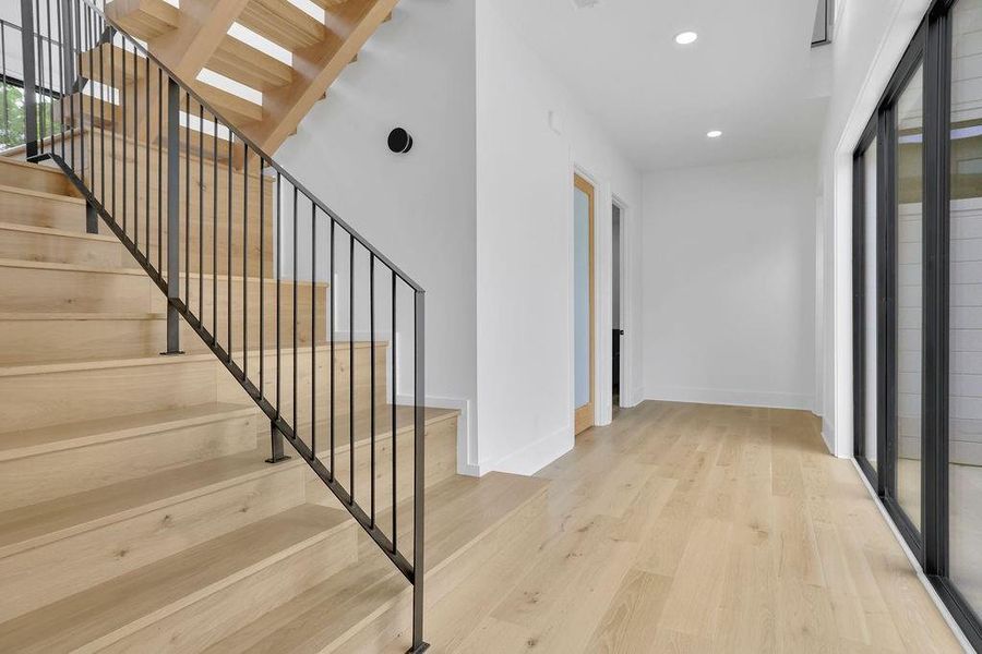 Spacious, unfurnished interior of a new home in , Marietta (Image 22).