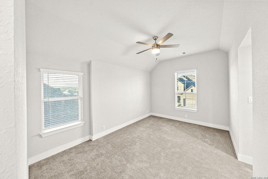 Spacious, unfurnished interior of a new home in Ventana, Bulverde (Image 59).