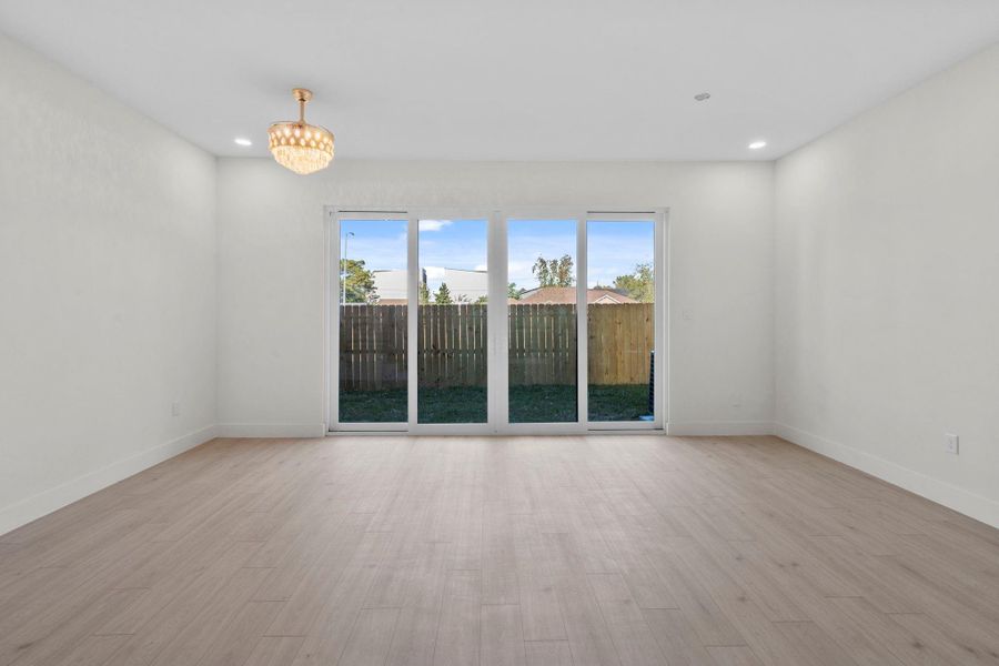 Spacious, unfurnished interior of a new home in , Houston (Image 17).