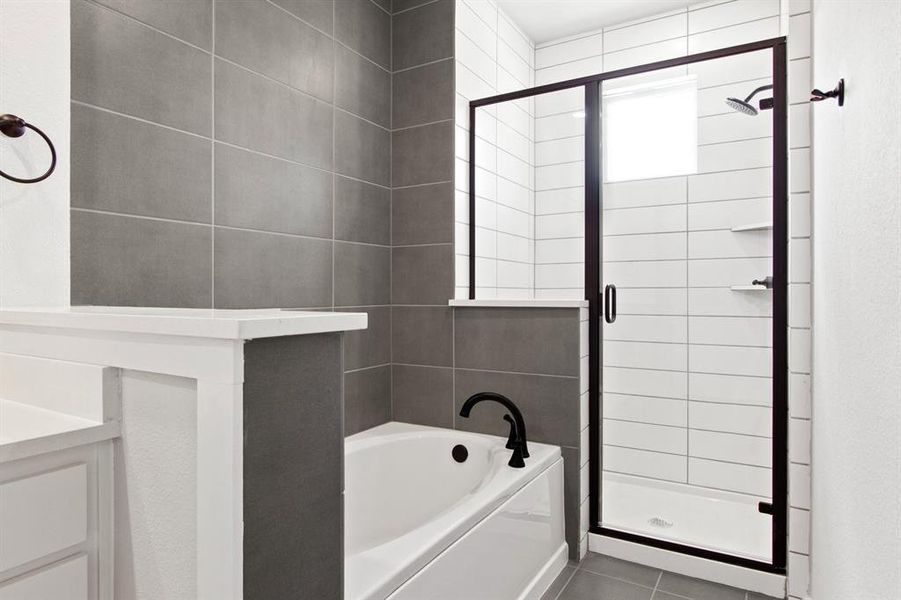 022-2020AldrichRoad-Celina-TX-75009-PrimaryBathroom.jpg-SMALL