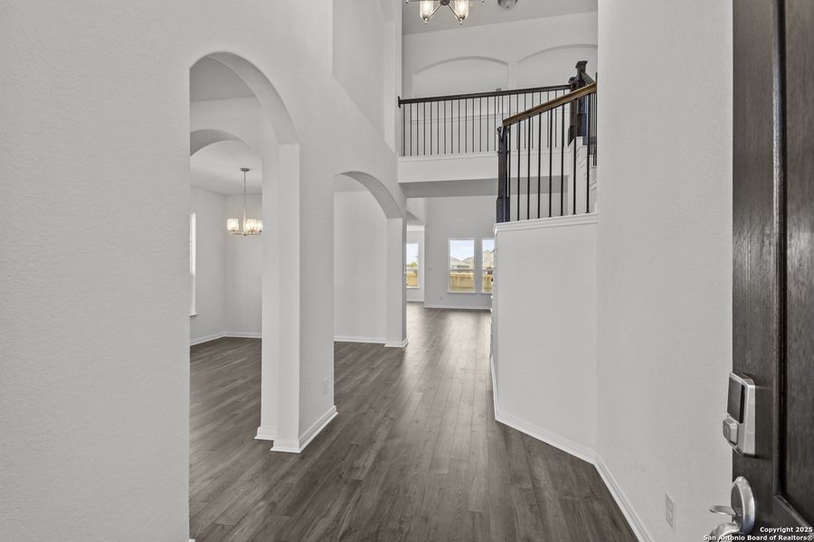 Spacious, unfurnished interior of a new home in Stillwater Ranch, San Antonio (Image 29). Spacious, unfurnished interior of a new home in Stillwater Ranch, San Antonio (Image 29).