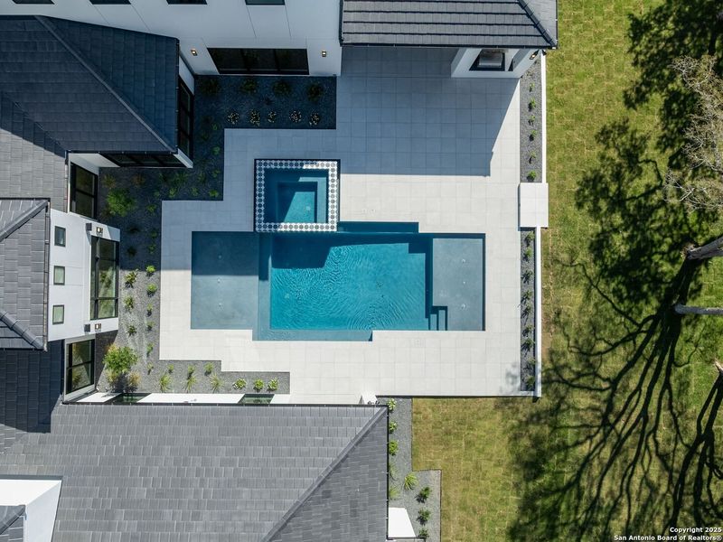 Exterior details and patio area of a home in , San Antonio (Image 28).
