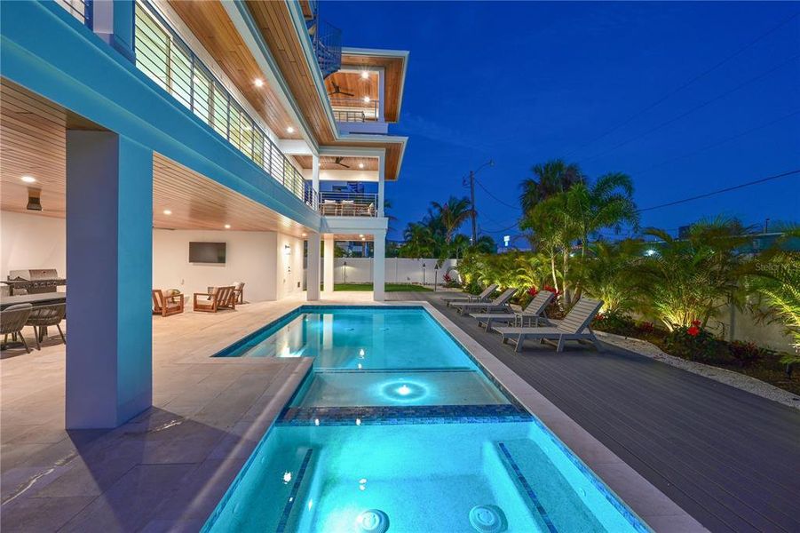Exterior details and patio area of a home in , Holmes Beach (Image 41).