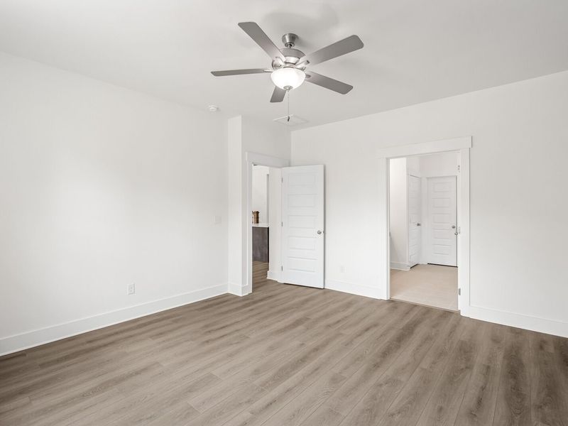 Spacious, unfurnished interior of a new home in Woods Crossing, Gallatin (Image 60).
