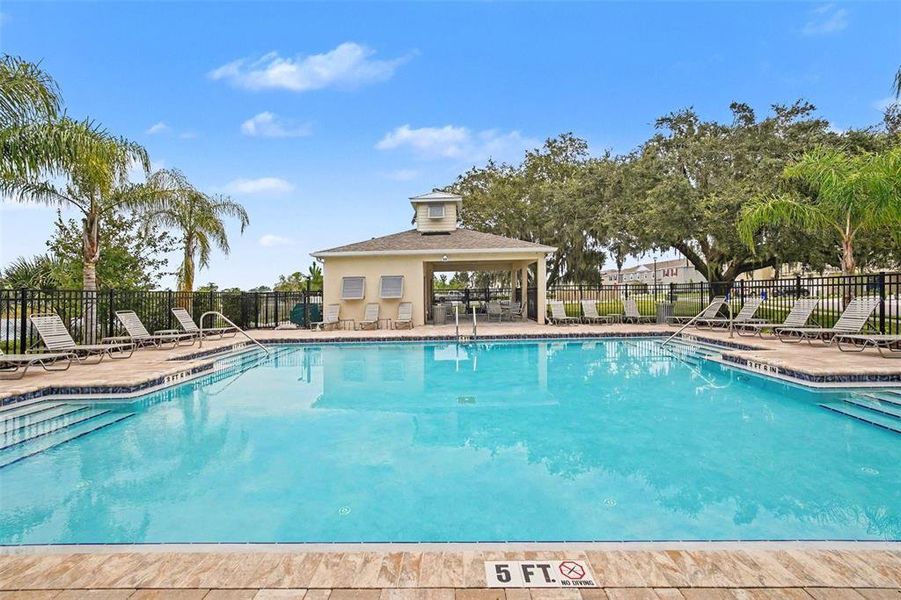 Community amenities in , Edgewater (Image 29).