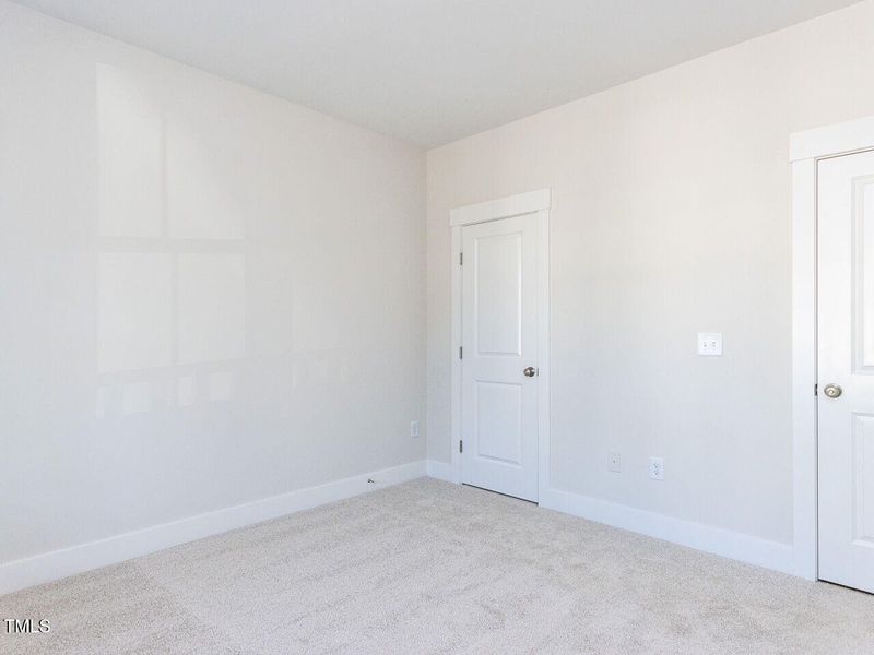 006-1280x960-bedroom