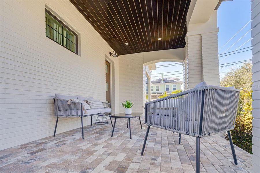 Exterior details and patio area of a home in , St. Petersburg (Image 32).