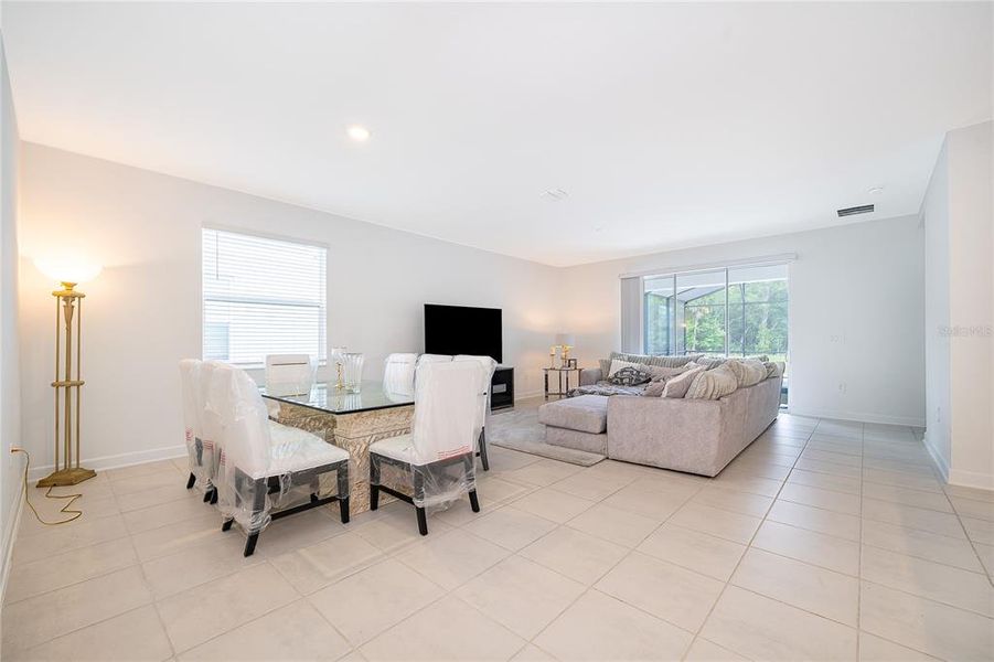 Furnished interior view inside a new home in , Davenport (Image 5).