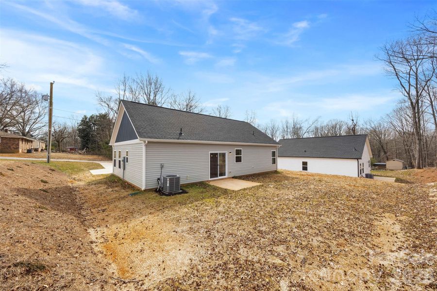 Exterior details and patio area of a home in , Kings Mountain (Image 25).