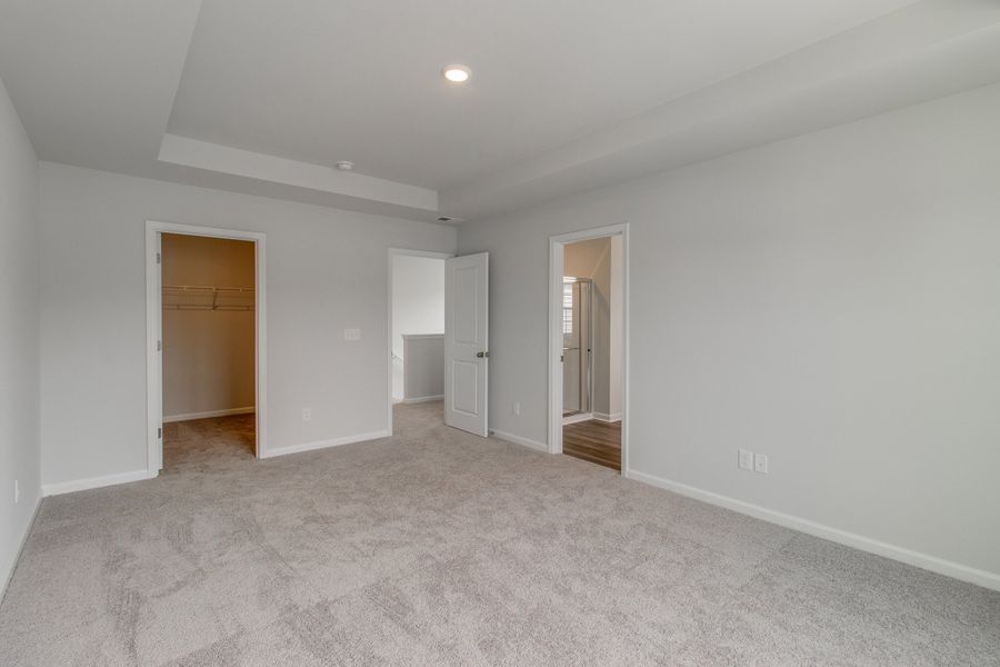 Spacious, unfurnished interior of a new home in Bluefield, Lexington (Image 26).