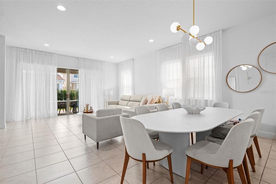 Furnished interior view inside a new home in , Orlando (Image 43).