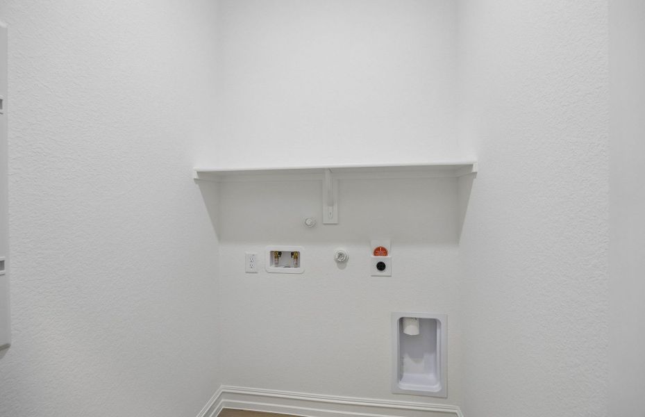 Spacious, unfurnished interior of a new home in Ribbonwood, Aubrey (Image 16). Spacious, unfurnished interior of a new home in Ribbonwood, Aubrey (Image 16).