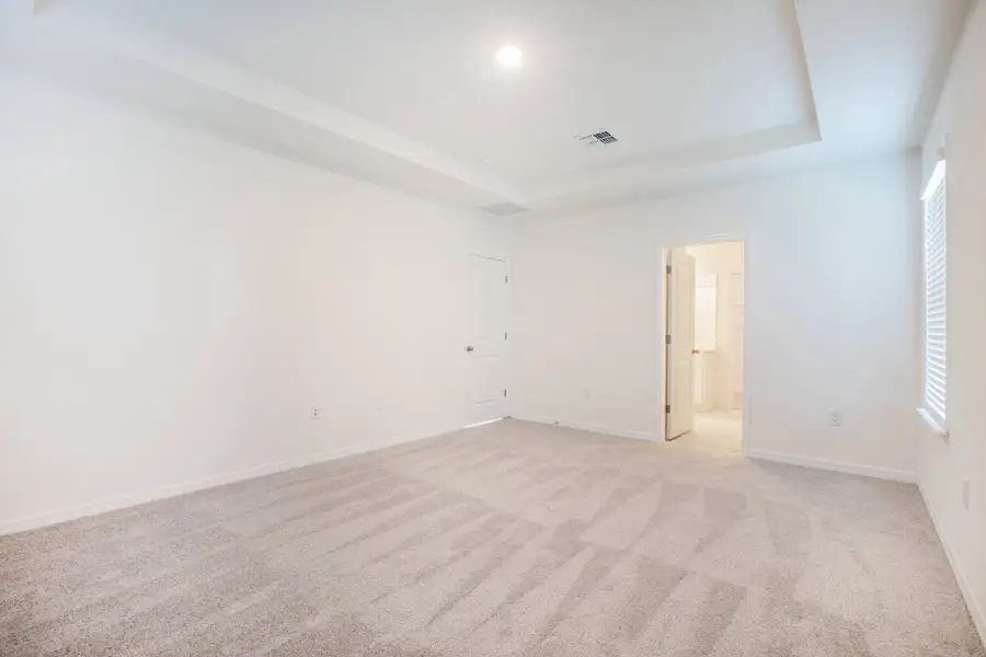 Representative unfurnished interior of a home built from the Clearwater by Maronda Homes in Vero Lake Estates, Vero Beach (Image 19).