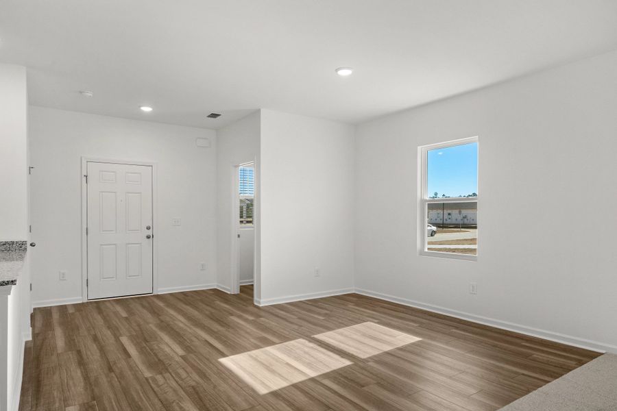 Representative unfurnished interior of a home built from the Mare by Starlight Homes in Sutton Farms, San Antonio (Image 18).