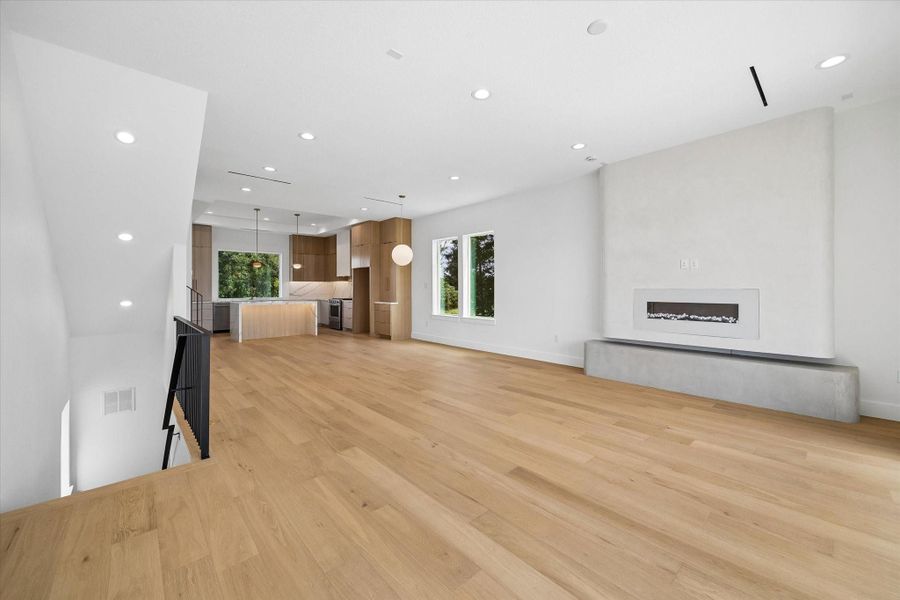 Spacious, unfurnished interior of a new home in , Houston (Image 20).