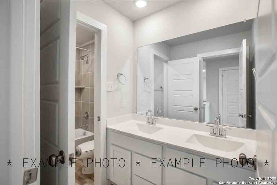 Furnished interior view inside a new home in Mesa Vista, San Antonio (Image 11). Furnished interior view inside a new home in Mesa Vista, San Antonio (Image 11).