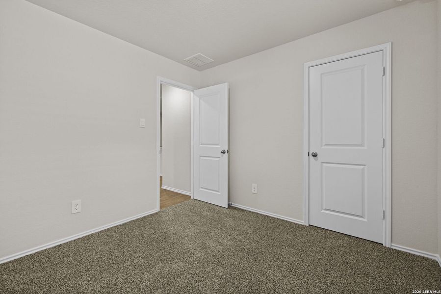 Spacious, unfurnished interior of a new home in Spring Valley, New Braunfels (Image 17).