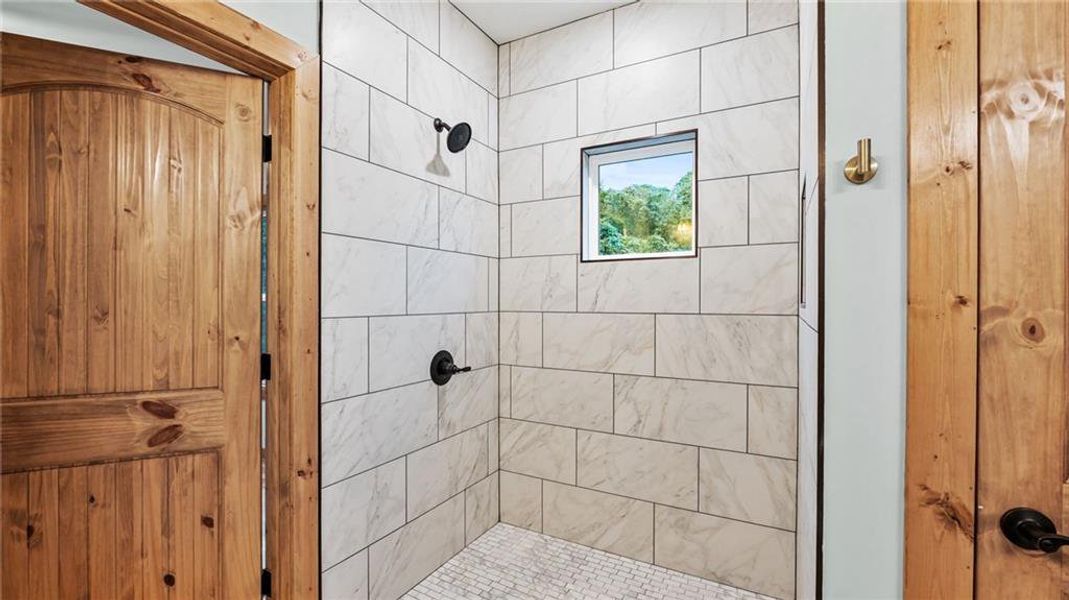 Furnished interior view inside a new home in , Ellijay (Image 33).