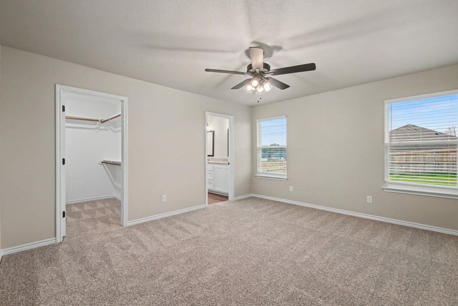 Spacious, unfurnished interior of a new home in , Burnet (Image 13).