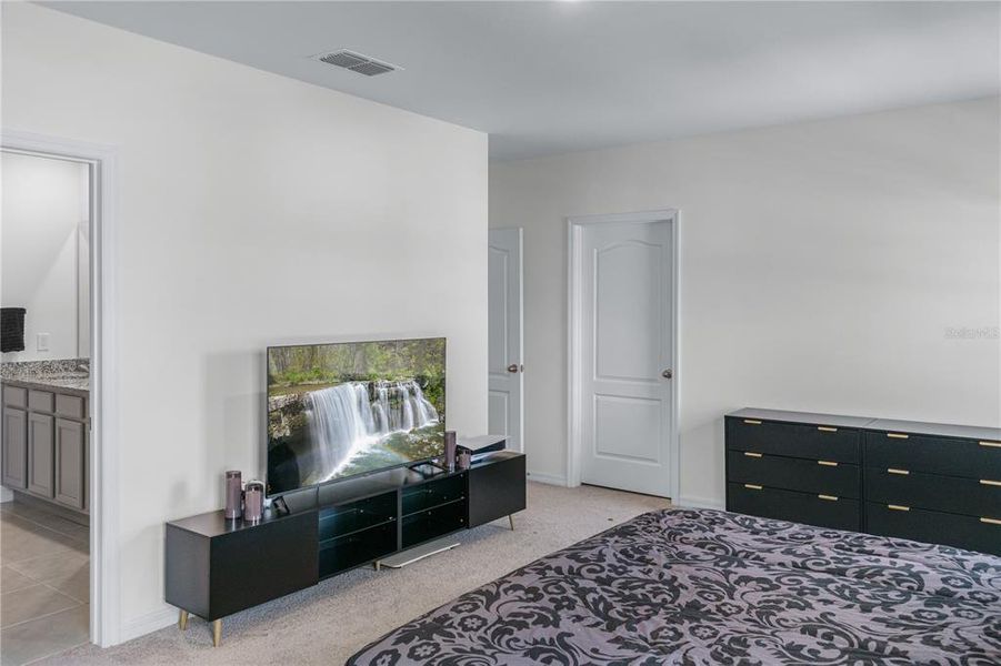 Furnished interior view inside a new home in Eagle Hammock, Eagle Lake (Image 18).