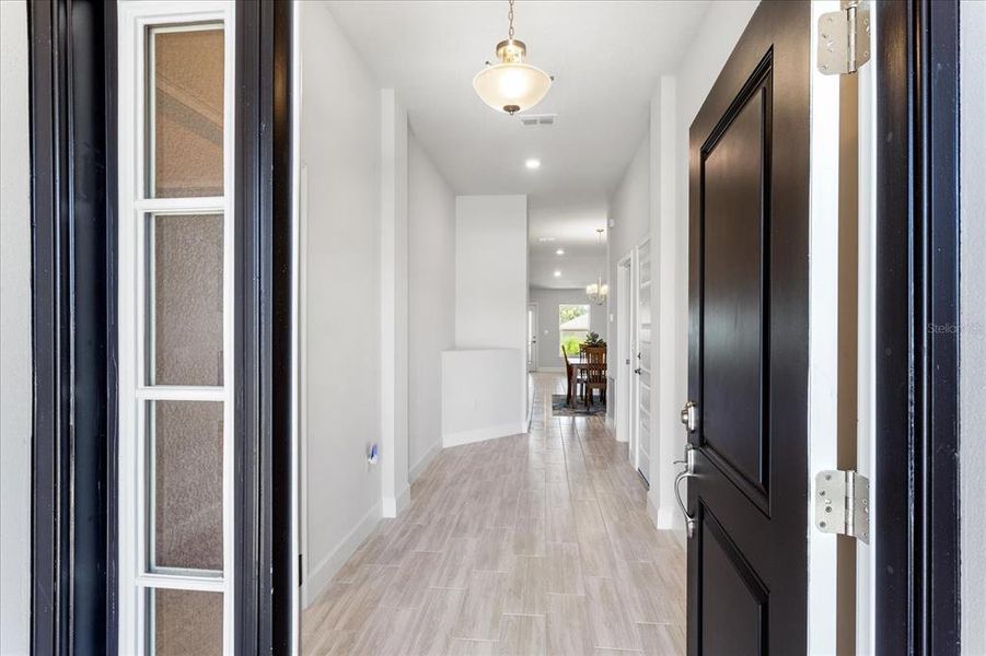 Spacious, unfurnished interior of a new home in Abbey Glen, Dade City (Image 21).