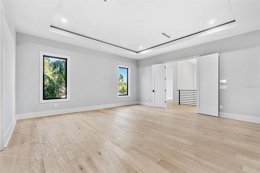 Spacious, unfurnished interior of a new home in , Tampa (Image 31).