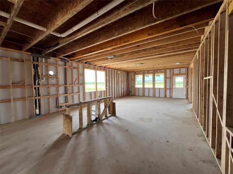 Spacious, unfurnished interior of a new home in Rolling Glen, Hutto (Image 30). Spacious, unfurnished interior of a new home in Rolling Glen, Hutto (Image 30).