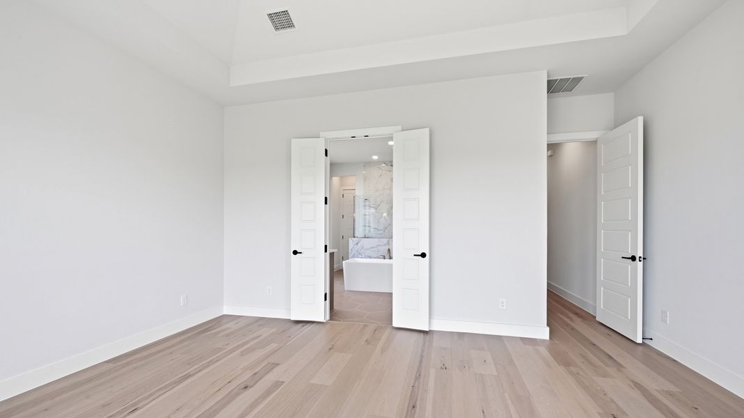 Spacious, unfurnished interior of a new home in Bristol Valley, Heath (Image 18).