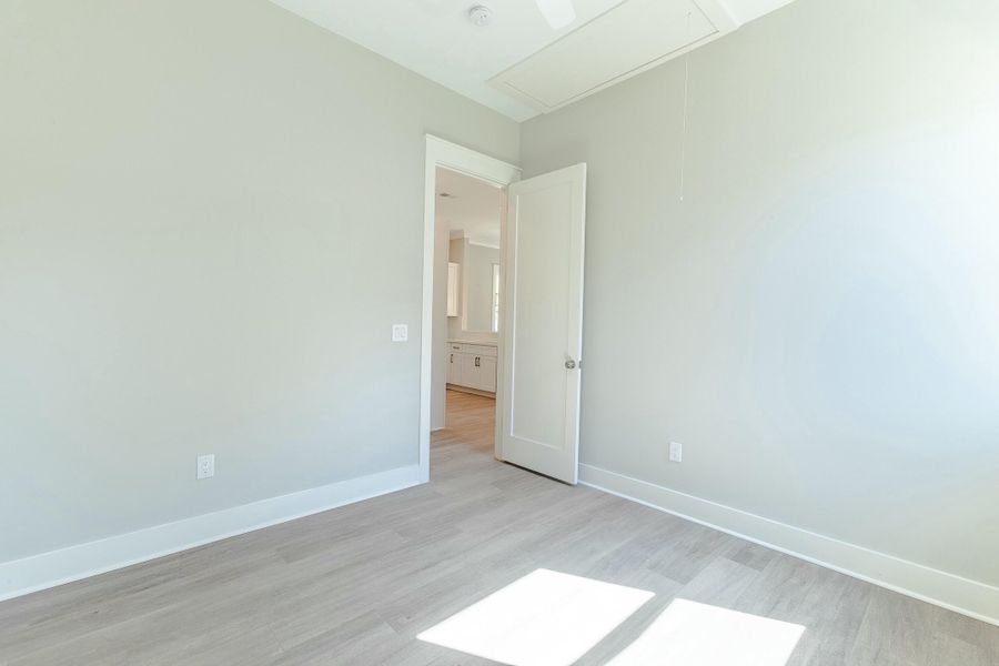 Spacious, unfurnished interior of a new home in , Summerton (Image 17).