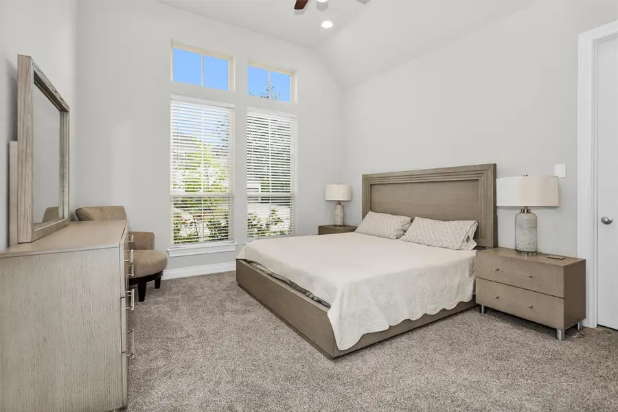 A secondary bedroom with a jack-and-jill bath.