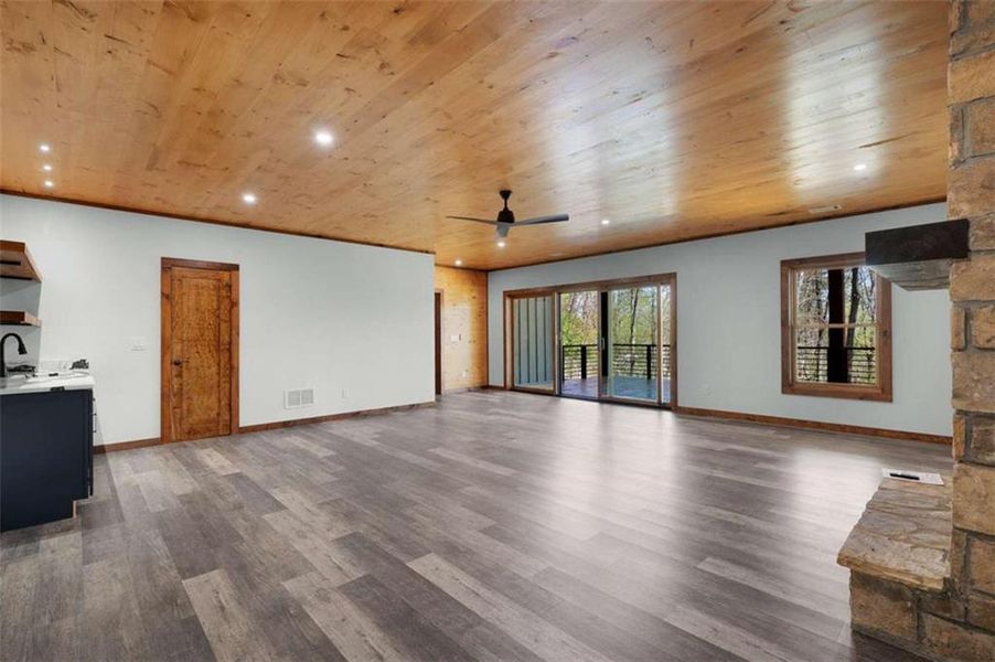 Spacious, unfurnished interior of a new home in , Mineral Bluff (Image 14).