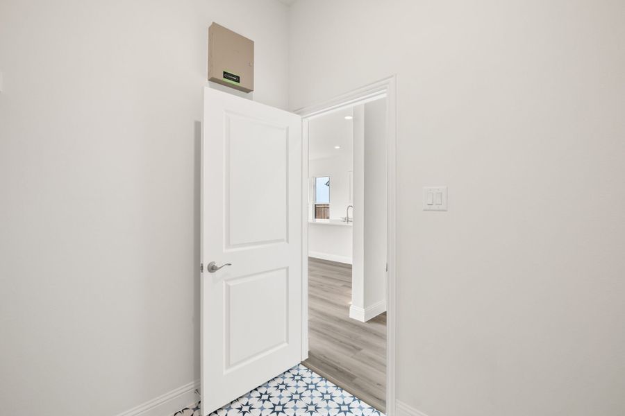 Spacious, unfurnished interior of a new home in Lake Breeze, Lavon (Image 31).